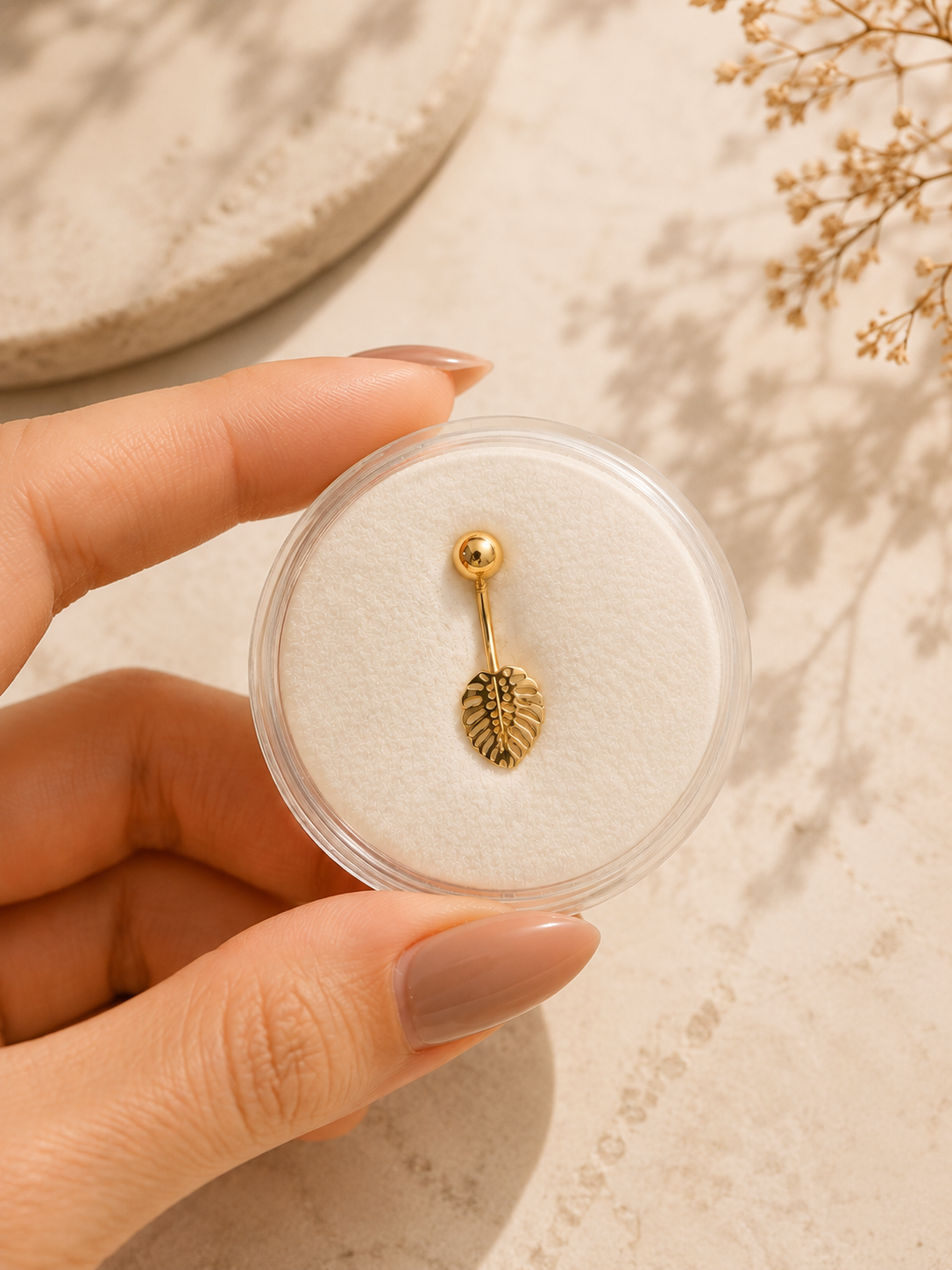 14K Gold Monstera Leaf Belly Piercing - Natural Elegance